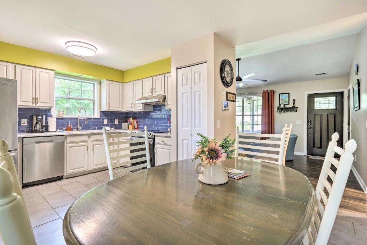 Peaceful Beaufort Home With Front Porch And Grill Esterno foto