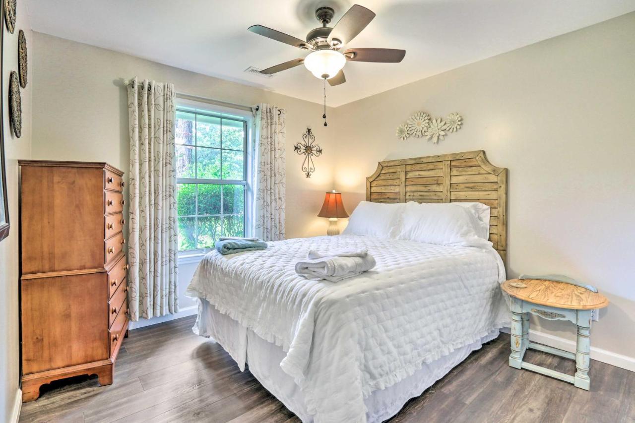Peaceful Beaufort Home With Front Porch And Grill Esterno foto