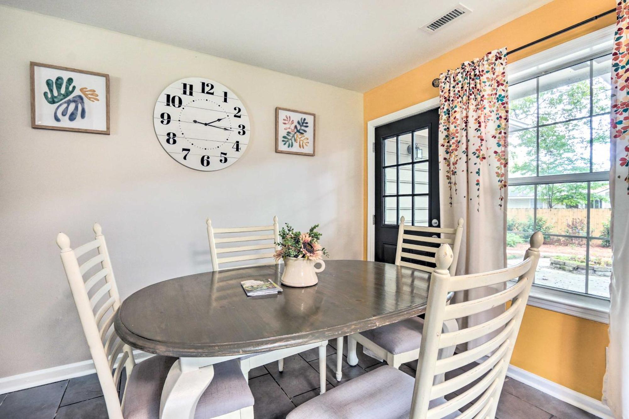 Peaceful Beaufort Home With Front Porch And Grill Esterno foto