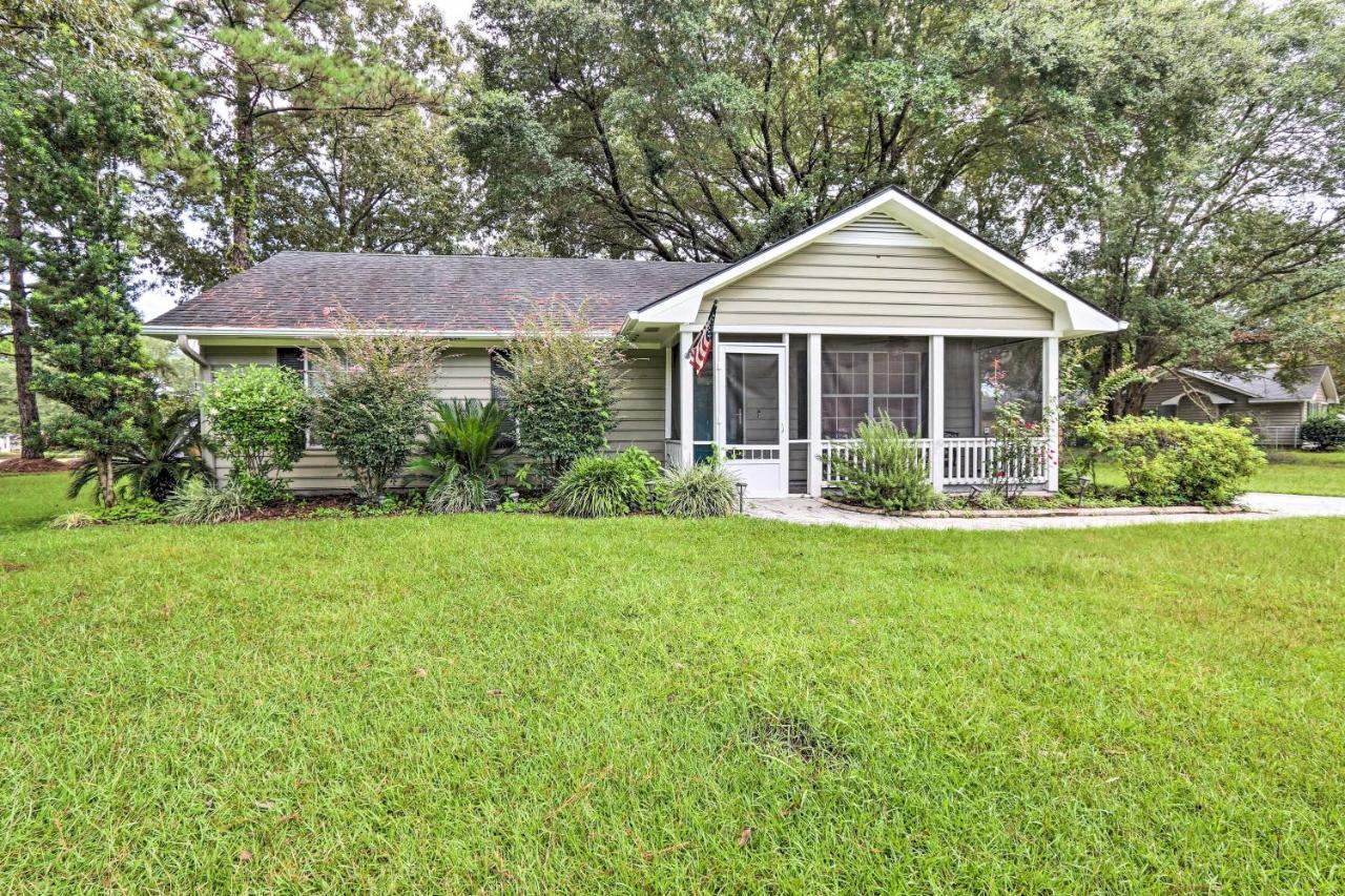 Peaceful Beaufort Home With Front Porch And Grill Esterno foto